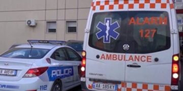 Pakujdesia, Makina përplas vajzën 5-vjecare me nënën e saj  në Vlorë