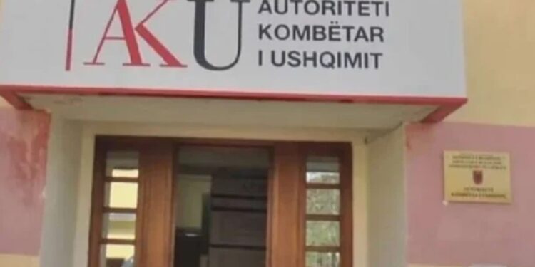 ‘Mishi me salmonelë, zhurmë mediatike’, drejtori i AKU bën deklaratën skandaloze: Nuk kemi asnjë të shtruar në spital