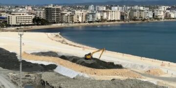 Rama ndan pamjet nga kantieri i Portit të Ri Turistik të Durrësit: Po merr formë plazhi i ri!