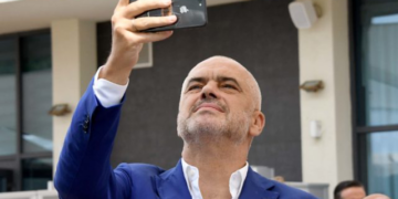 Rama në “sy m’sy”, komentuesi e pyet: Do më jepni ndonjë lek për votën?