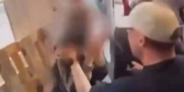 Universiteti i Amsterdamit merret “peng” nga grupi pro-palestinez, policia ndërhyn dhe arreston disa protestues