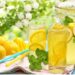 Mënyrat e shëndetshme për të pirë ujë me limon