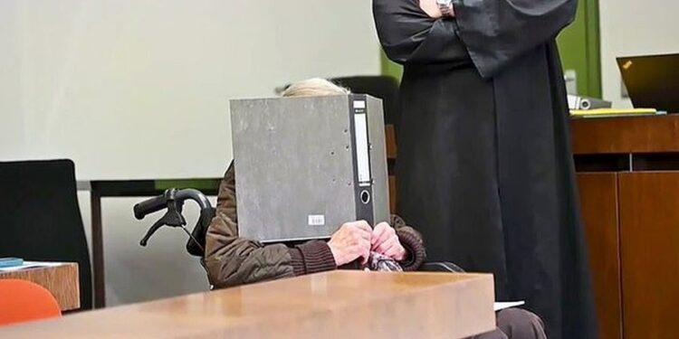 90-vjeçarja vret shoqen e saj për akulloren!