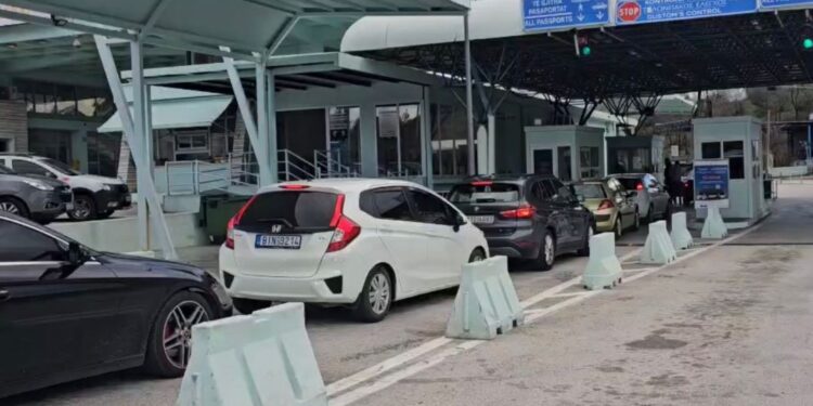 Pashkët ortodokse, fluks i madh emigrantësh