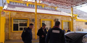 Falsifikuan dokumentet e mallrave, procedohen 3 doganierë