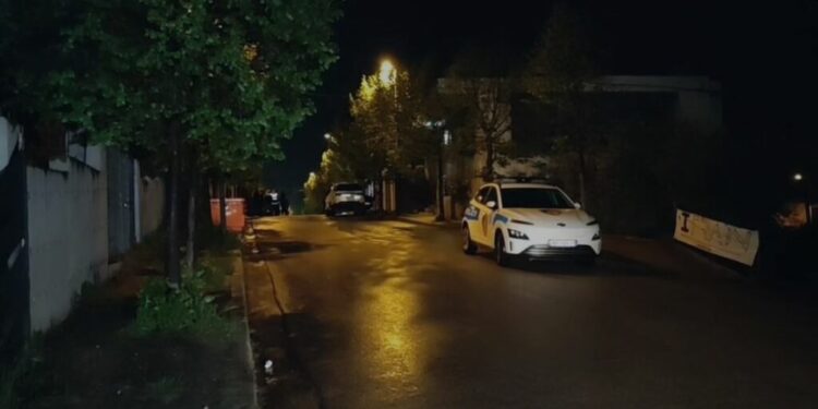 Atentati në Tiranë/ Babai i 11-vjeçarit të plagosur: 1 minutë vonesë, djali nuk do jetonte më