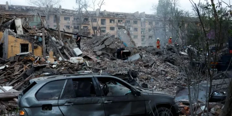 Kiev goditet nga një sulm vdekjeprurës me raketa ruse dhe dron