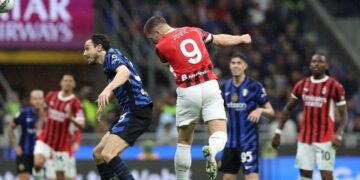 Milani leksion Interit, e mposht 0-3 në derbi dhe shkon në finalen e Kupës së Italisë