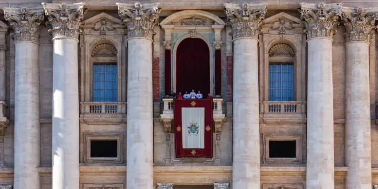 Ndarja nga jeta e kreut të Vatikanit/ ChatGPT parashikon Papën e re