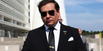 Keqpërdori fondet e fushatës për botox dhe jetë luksoze