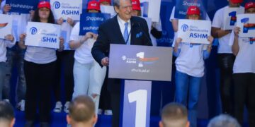 Ministre të stolisur me florinj e diamante”, Berisha