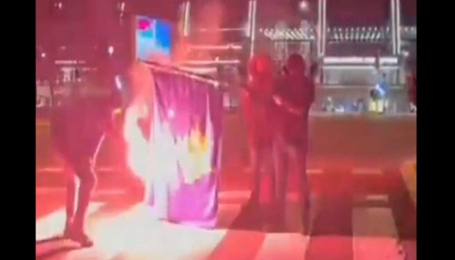 E paprecedentë, tifozët e klubit serb djegin flamurin e Kosovës