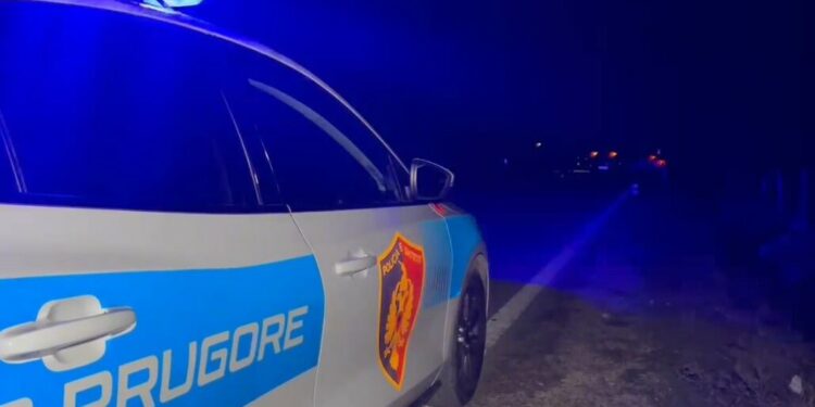 Përplasje makinash në Durrës, shoferi i Audi-t dhunohet brutalisht nga disa të rinj