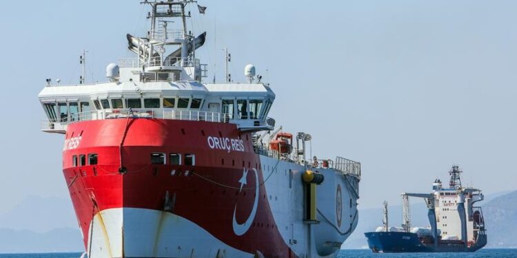 Përplasje e re Greqi-Turqi, pasi Athina miratoi panin detar