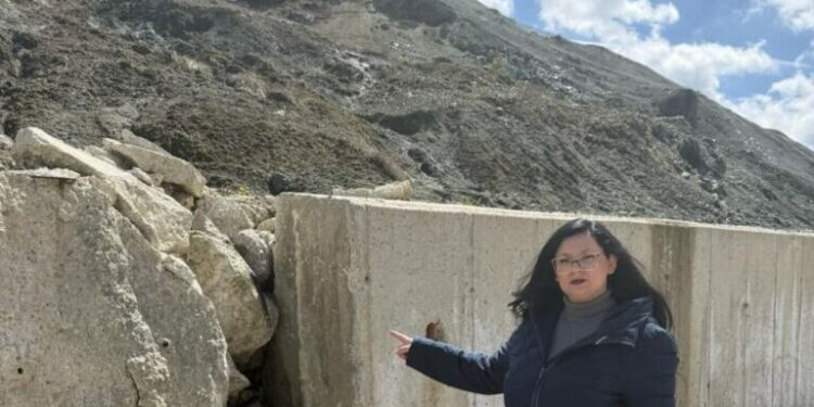 “RRUGËT E FLORINJTA “TË LËNA RRUGËVE”,Denoncon:Kandidatja e Koalicionit Euroatlantik për Korçën, Marinela Ziu,