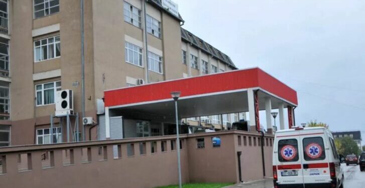 Humb jetën gjatë trajtimit në spital një grua, rasti po hetohet
