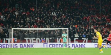 FIFA gjobit FSHF-në për sjelljen e tifozëve