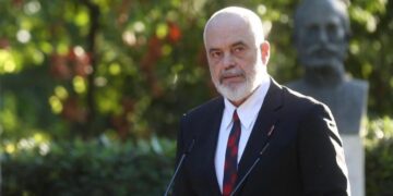 Rama vizitë në Gjermani, merr pjesë në ceremoninë e çmimit ‘Karli i Madh’