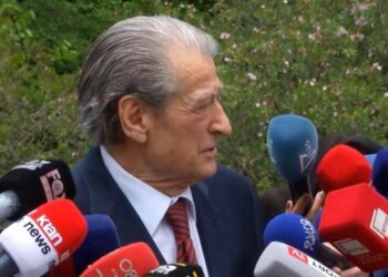 Parlamenti u mbyll pas 15 minutash, Berisha: Bodrum i mafias! Seancë ndër më të turpshmet