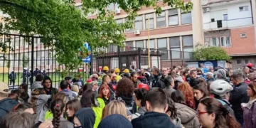 Serbi/ Arrestimi i aktivistëve, vazhdon bllokada e gjykatës në Novi Sad