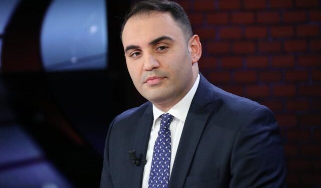 “Berisha mund të vizitojë SHBA-në” – Këlliçi: Të fala Sorosit!