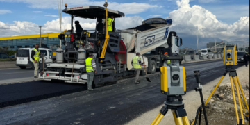 Zgjerimi i superstradës Tiranë-Durrës, devijohet qarkullimi pranë mbikalimit të Rinasit