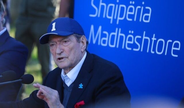 “Nuk pranon asnjëherë zgjedhjet kur humbet!”/ Gazetarët i kujtojnë Berishës qëndrimet pas disfatave zgjedhore