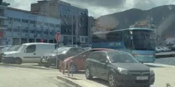 Ndalohet me dy klandestinë shqiptarë autobusi i linjës Sarandë-Athinë