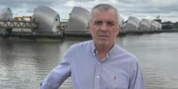 Heroi shqiptar në Angli, 65-vjeçari shpëton 7- vjeçaren nga mbytja