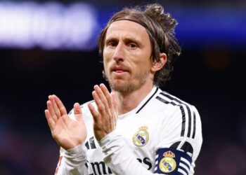 Luka Modric largohet me lot në sy në ndeshjen e tij të fundit nga Santiago Bernabeu