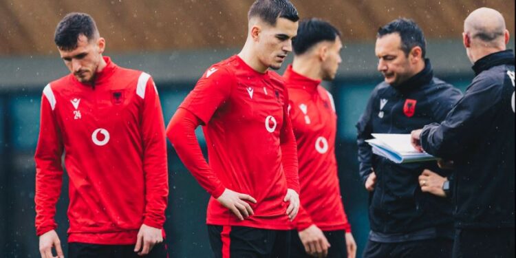 Nuk u ftua nga Sylvinho, dyfishohet vlera e sulmuesit kuqezi