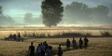 Greqia ashpërson ligjet për azilkërkuesit