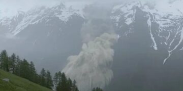 Tronditje në Alpet e Zvicrës/ Rrëshqitje e fuqishme, zona në alarm të kuq