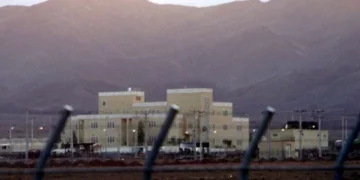 Izraeli: Veproni tani, Irani po afron armën bërthamore