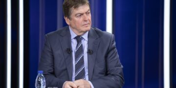 Topi: PD të mbyllë raportin politik me Berishën