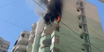 Zjarr ne një apartament ne zonën e Komunës së Parisit