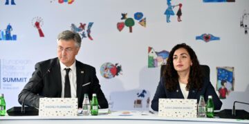 Osmani dhe Plenkoviç diskutojnë sfidat e emigrimit në tryezën “Një Evropë e hapur”