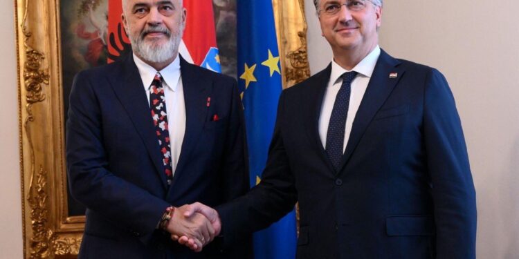 “Plenković uron Ramën dhe konfirmon pjesëmarrjen në samit”