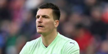 Në Gjermani, portieri humb ndjenjat në fushë