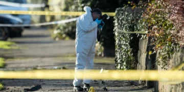 Ngjarje monstruoze/ Djali mbante trupin e pajetë të nënës së tij në garazh, tërhiqte pensionin e saj