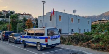 Plas sherri në Himarë, efektivët e policisë bashkiake përplasen me njëri-tjetrin