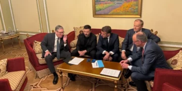 Udhëheqësit evropianë telefonojnë Trumpin nga Ukraina