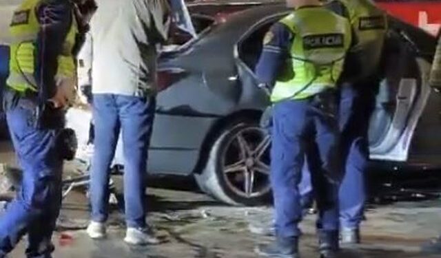 Përplaset GLE-ja dhe 3 automjete të tjera në Tiranë