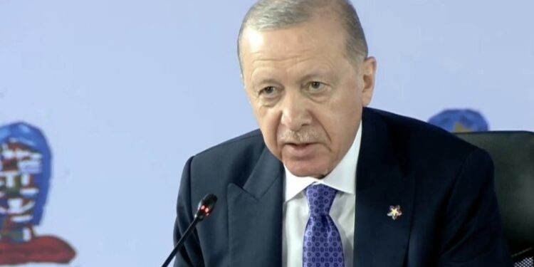 Paqja në Ukrainë, Erdogan nga samiti në Tiranë: Jemi në një moment kritik…