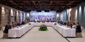 Mbyllen bisedimet Ukrainë-Rusi në Stamboll, asnjë përparim midis palëve