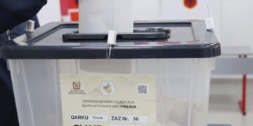 KQZ publikon shifrat paraprake, sa shqiptarë votuan brenda dhe jashtë vendit
