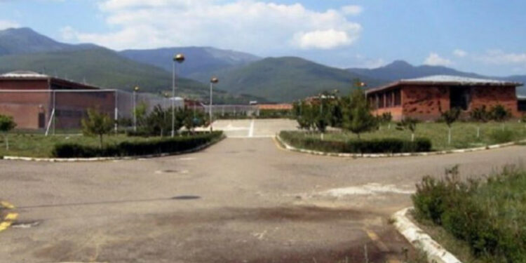 vranë 160 të burgosur shqiptarë, përkujtohet 26-vjetori i masakrës së Dubravës