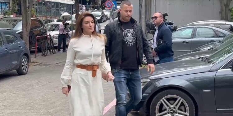 Ajola Xoxa paraqitet në SPAK për masën e sigurisë “detyrim paraqitje”