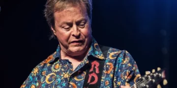 Ndërron jetë në moshën 77-vjeçare kitaristi dhe producenti legjendar i rokut, Rick Derringer