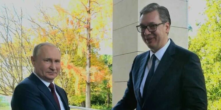 Rusia e akuzoi se po furnizon me armë Ukrainën, përgjigjet Serbia